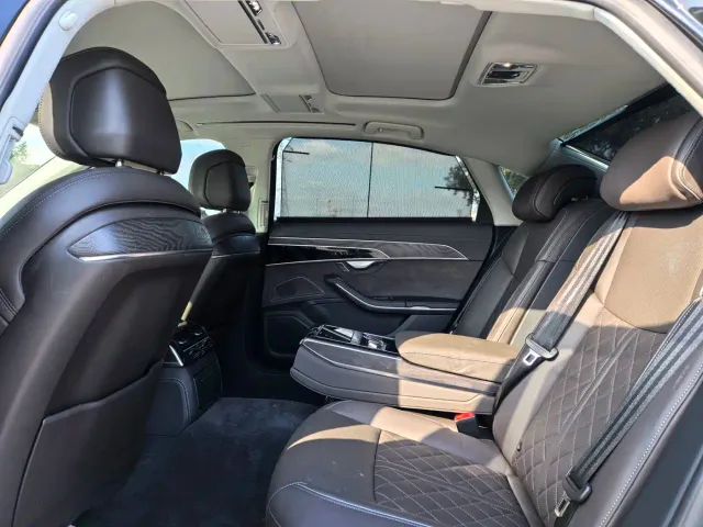 Audi A8 — Фото автомобиля 10