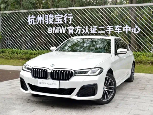 Фотография автомобиля — BMW 5 Series