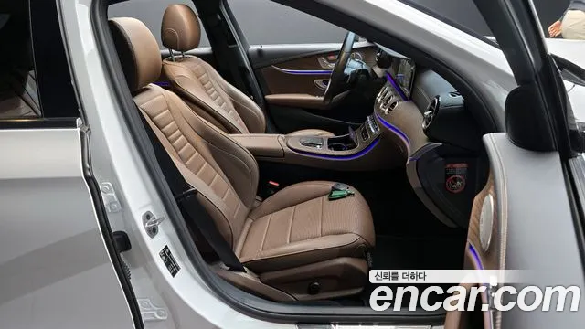 Mercedes-Benz E-Class — Фото автомобиля 10