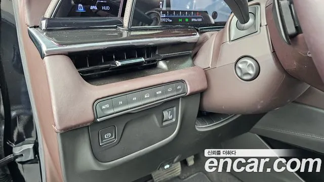 Cadillac Escalade 5th Gen — Фото автомобиля 28