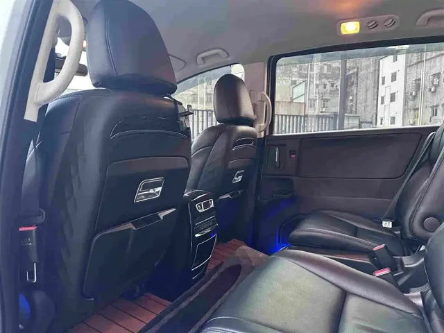 Honda Odyssey 2022 2.0L e:HEV Sharp·Enjoyment Edition — Фото автомобиля 13