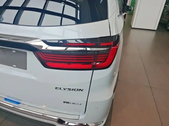Honda Elysion 2024 2.0L e:HEV Luxury Edition — Фото автомобиля 7