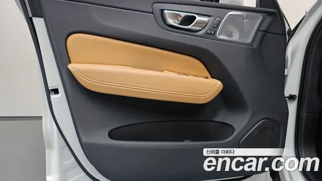 Volvo XC60 Generation 2 — Фото автомобиля 13
