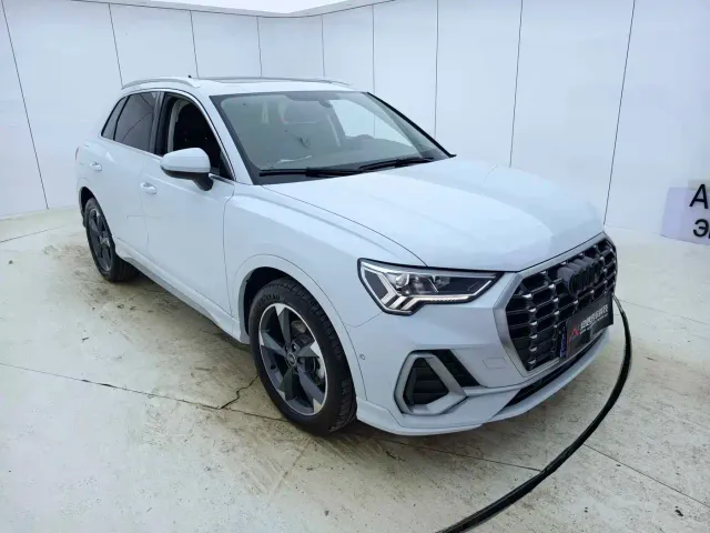 Audi Q3 — Фото автомобиля 3