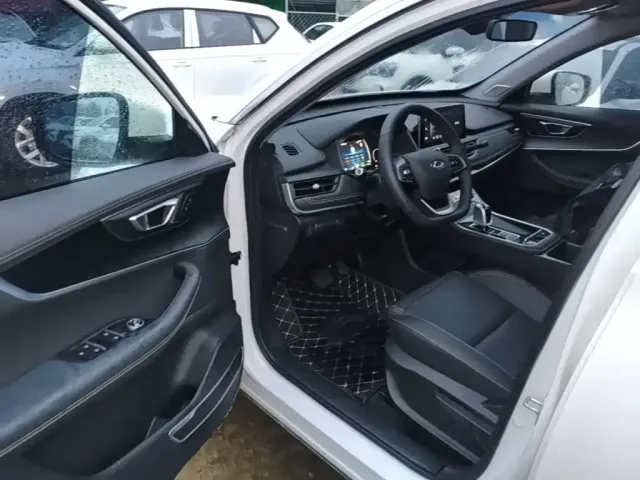 Chery Tiggo 8 — Фото автомобиля 15