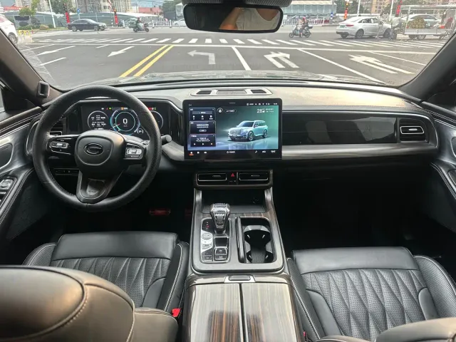 GAC Trumpchi GS8 — Фото автомобиля 6