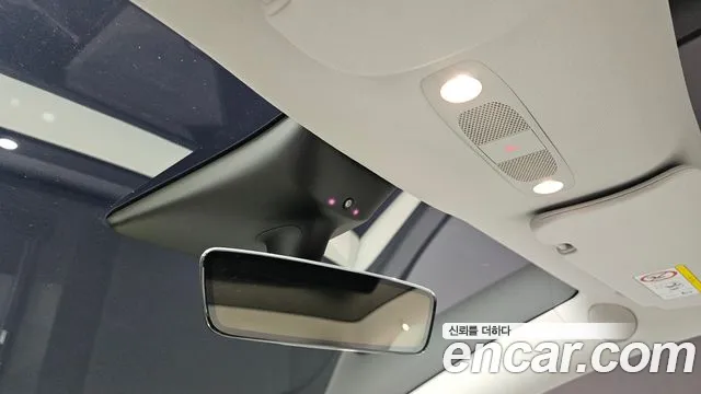 Tesla Model Y — Фото автомобиля 29