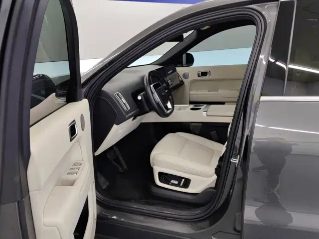 Li Auto L8 — Фото автомобиля 9