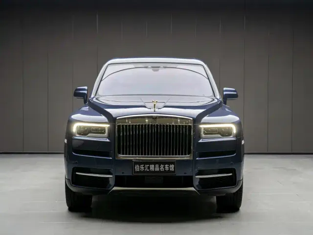 Rolls-Royce Cullinan — Фото автомобиля 3