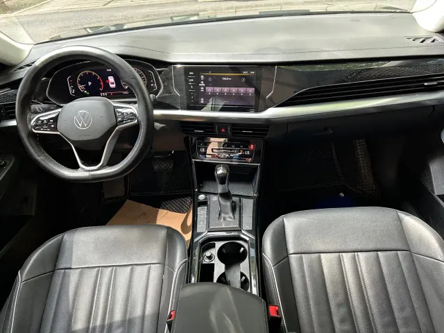 Volkswagen Passat — Фото автомобиля 14