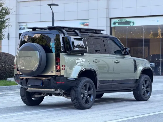 Land Rover Defender — Фото автомобиля 6