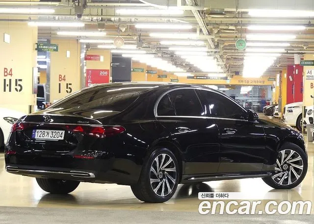 Mercedes-Benz E-Class E-класс W214 E300 4MATIC Exclusive — Фото автомобиля 3
