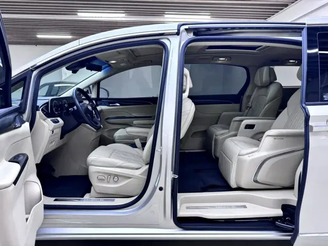 Buick GL8 — Фото автомобиля 11