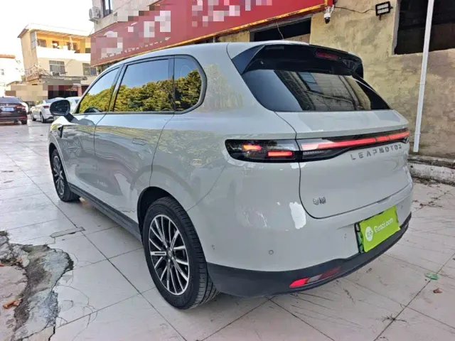Leapmotor B10 — Фото автомобиля 4