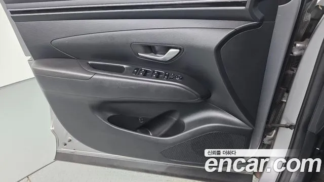 Hyundai Tucson Tucson (NX4) Дизель 2.0 2WD — Фото автомобиля 24