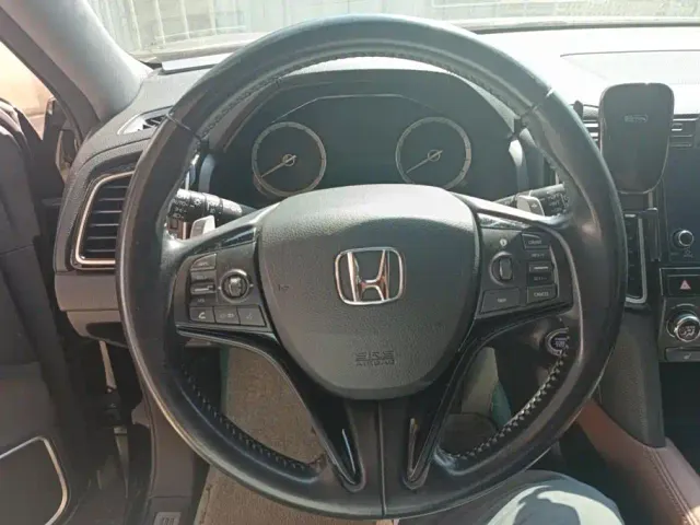 Honda UR-V — Фото автомобиля 15