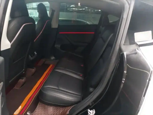 Tesla Model Y — Фото автомобиля 16