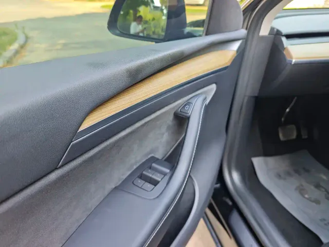 Tesla Model Y — Фото автомобиля 12