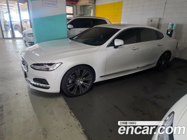 Volvo S90 — Фото автомобиля 3