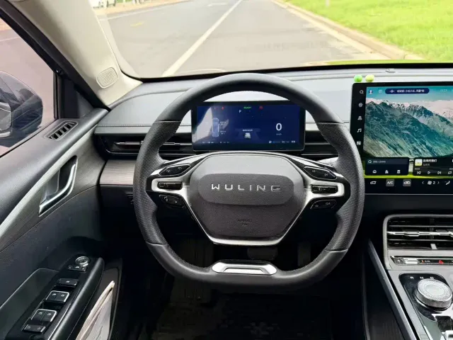 Wuling Starlight — Фото автомобиля 7