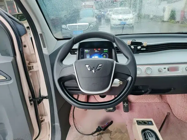 Wuling Hongguang Mini EV — Фото автомобиля 10
