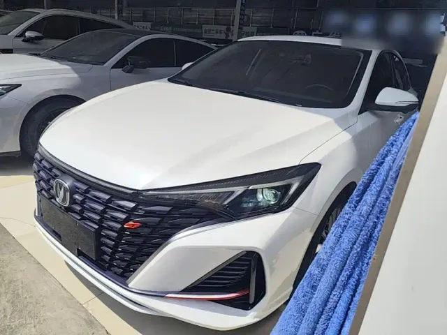 Фотография автомобиля — Changan Eado