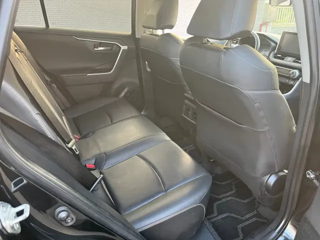Toyota RAV4 — Фото автомобиля 9