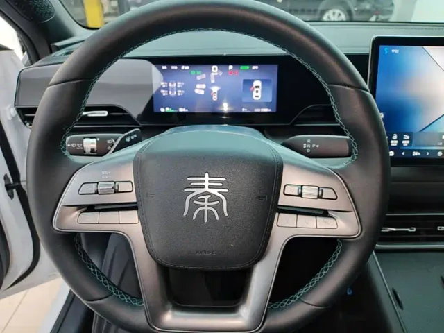 BYD Qin L — Фото автомобиля 10