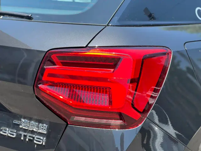Audi Q2L — Фото автомобиля 12