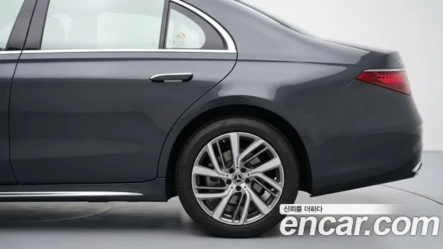 Mercedes-Benz E-Class — Фото автомобиля 5