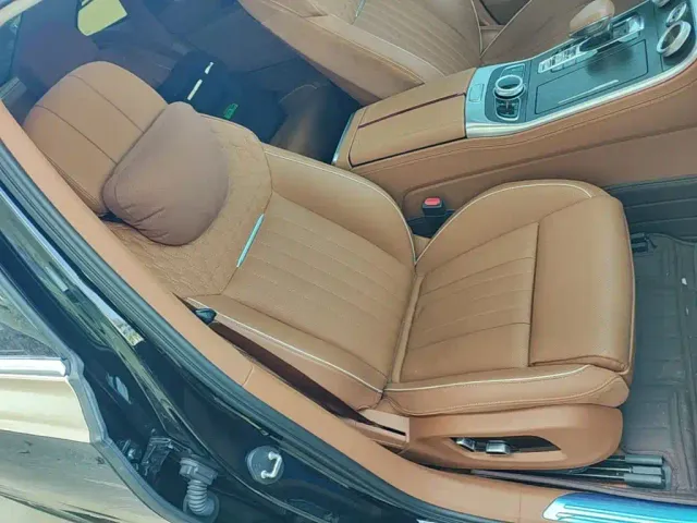 Hongqi H9 — Фото автомобиля 24