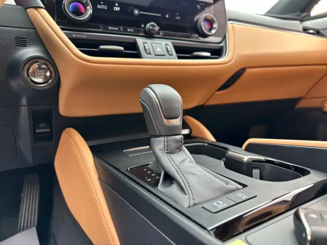 Lexus ES — Фото автомобиля 9