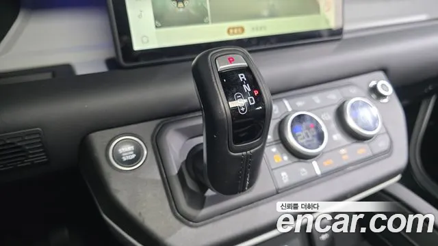 Land Rover Defender Defender (L663) 110 P300 X-Dynamic SE — Фото автомобиля 9
