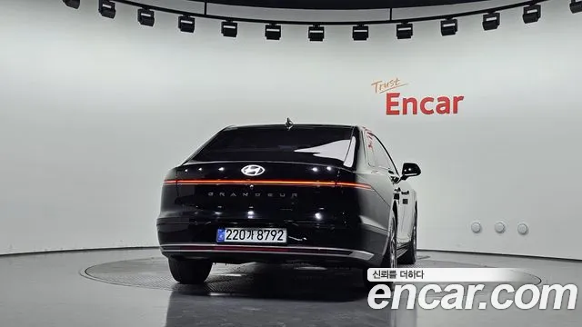 Hyundai Grandeur GN7 — Фото автомобиля 4