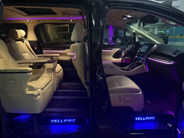 Toyota Vellfire — Фото автомобиля 12