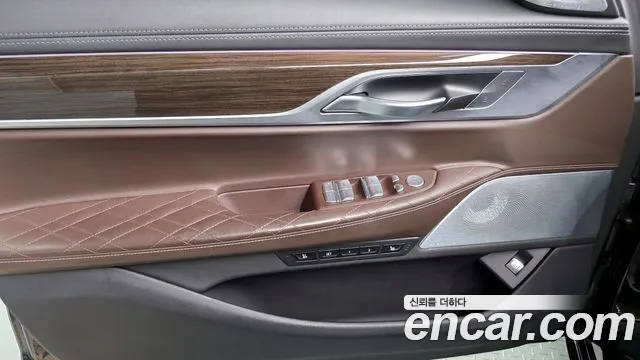 BMW 7-Series — Фото автомобиля 23