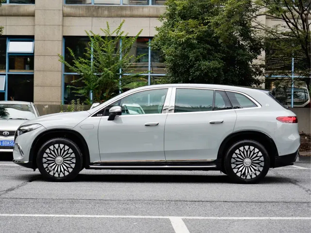 Mercedes-Benz Maybach EQS SUV — Фото автомобиля 3