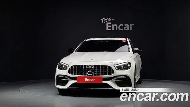 Mercedes-Benz E-Class — Фото автомобиля 2