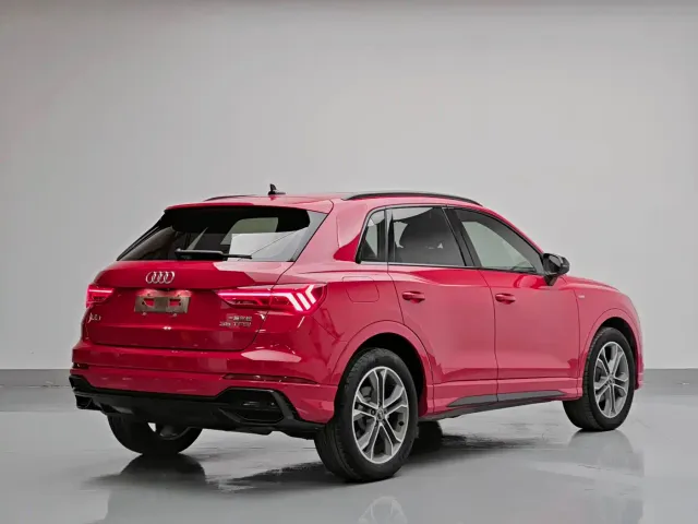 Audi Q3 — Фото автомобиля 5