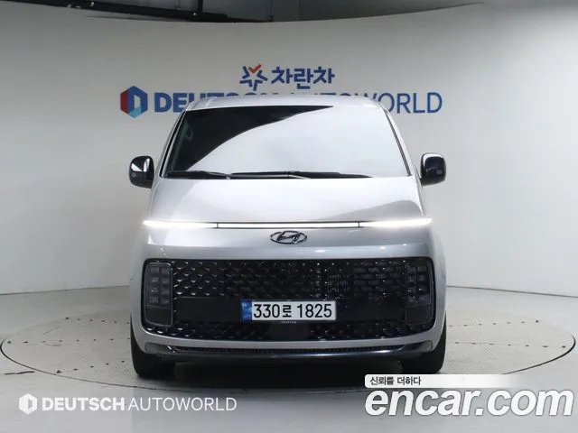 Hyundai Staria Staria 4WD Lounge 9 мест — Фото автомобиля 3