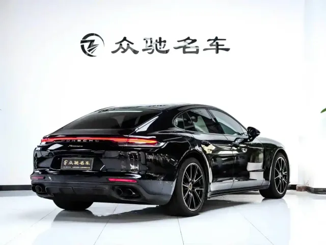Porsche Panamera — Фото автомобиля 10