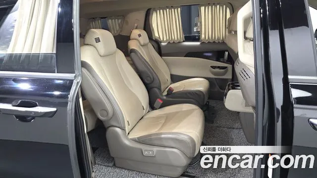 Kia Carnival Generation 4 — Фото автомобиля 18