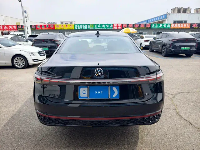 Volkswagen Passat — Фото автомобиля 10