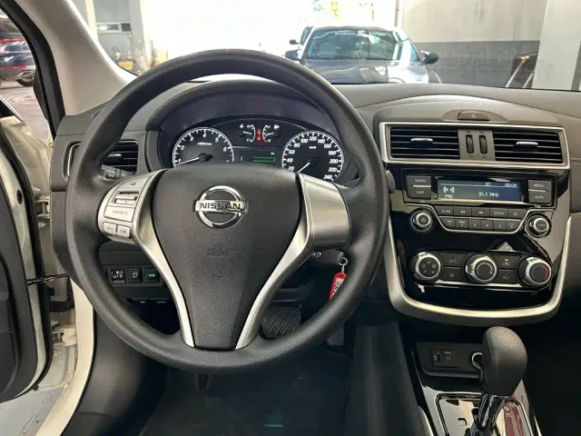 Nissan Tiida — Фото автомобиля 12