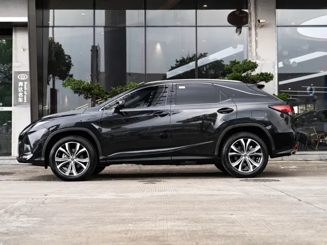 Lexus RX — Фото автомобиля 4
