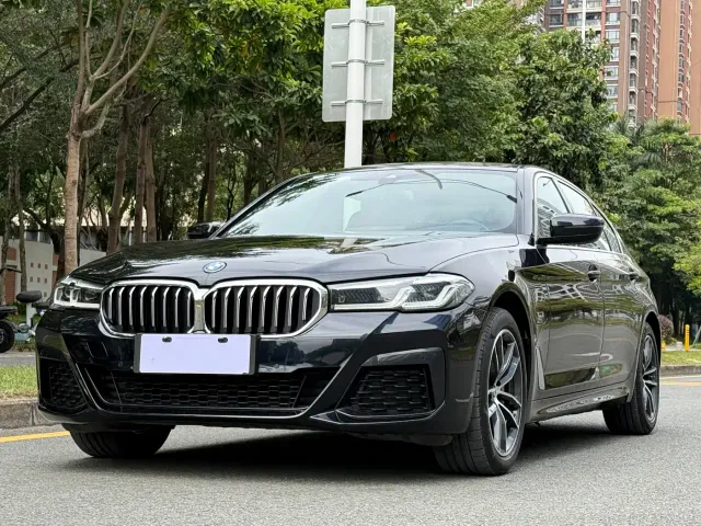 Фотография автомобиля — BMW 5 Series