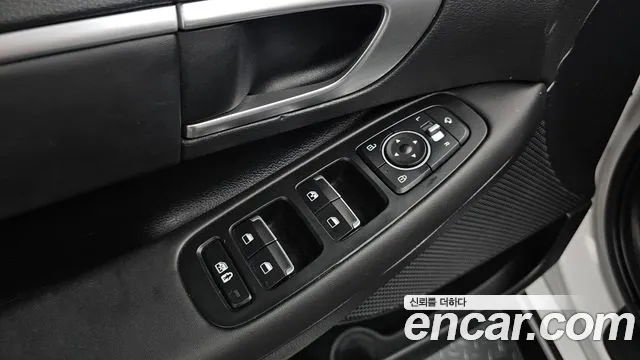 Hyundai Sonata — Фото автомобиля 23