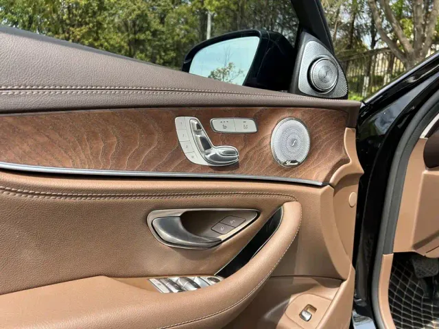 Mercedes-Benz E-Class — Фото автомобиля 15