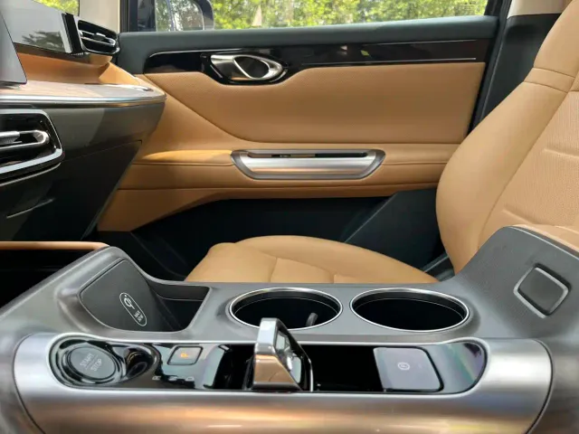 GAC Trumpchi E8 — Фото автомобиля 12