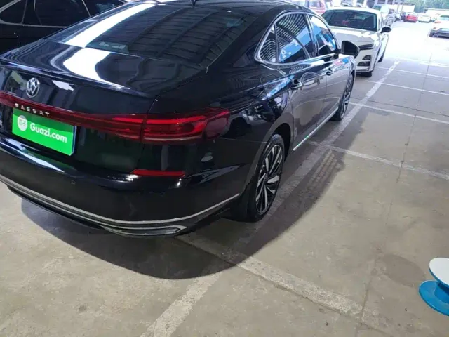 Volkswagen Passat — Фото автомобиля 7